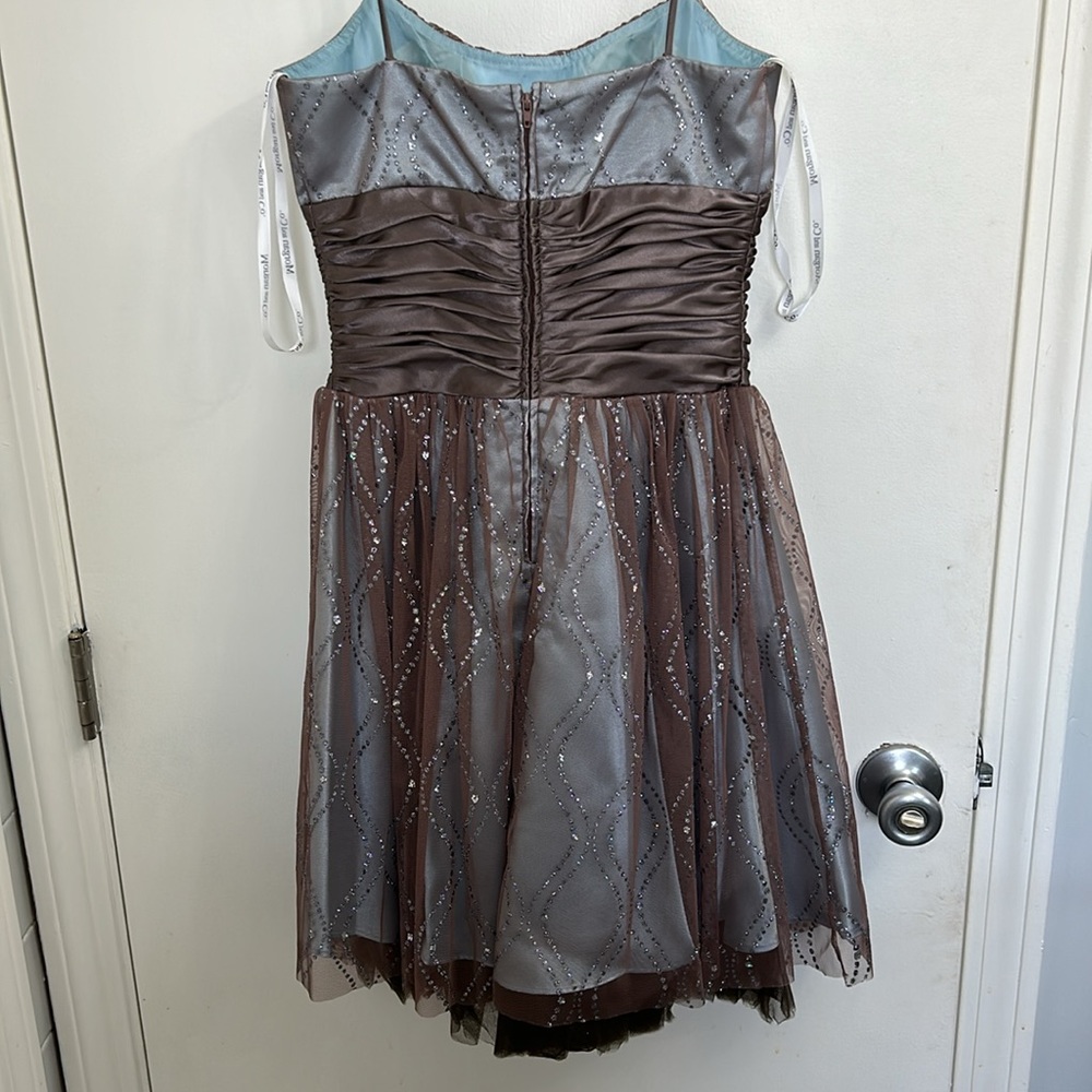 Dress - Picture 5 of 5